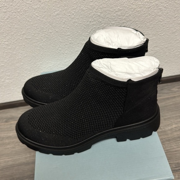 Bzees May Ankle Boot - Picture 8 of 9